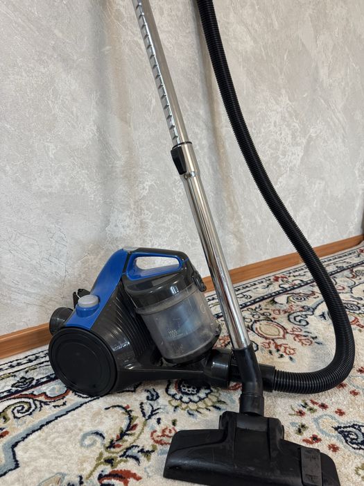 Пылесос Midea синяя