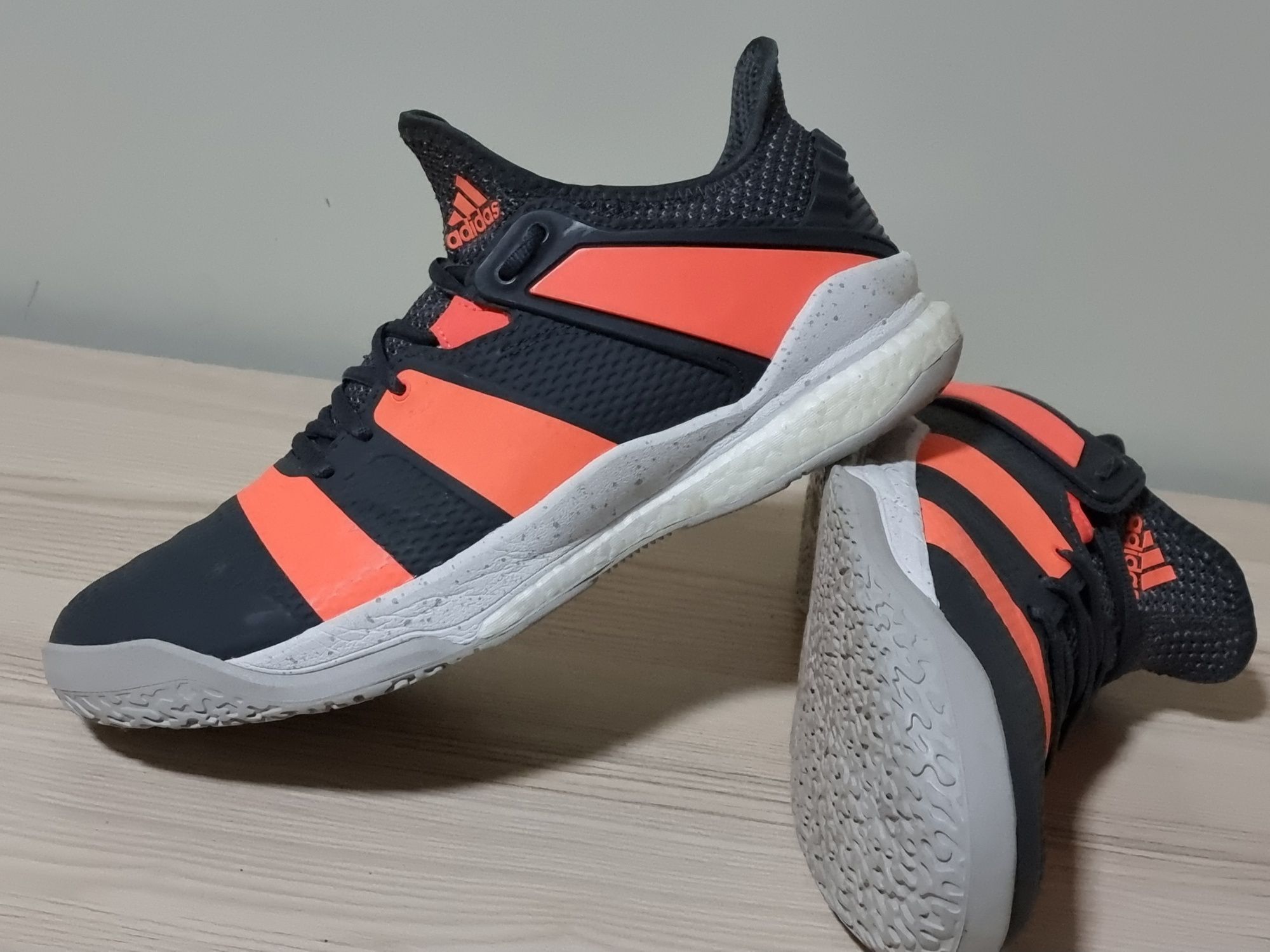 Adidas Stabil XM спортни обувки 45 номер