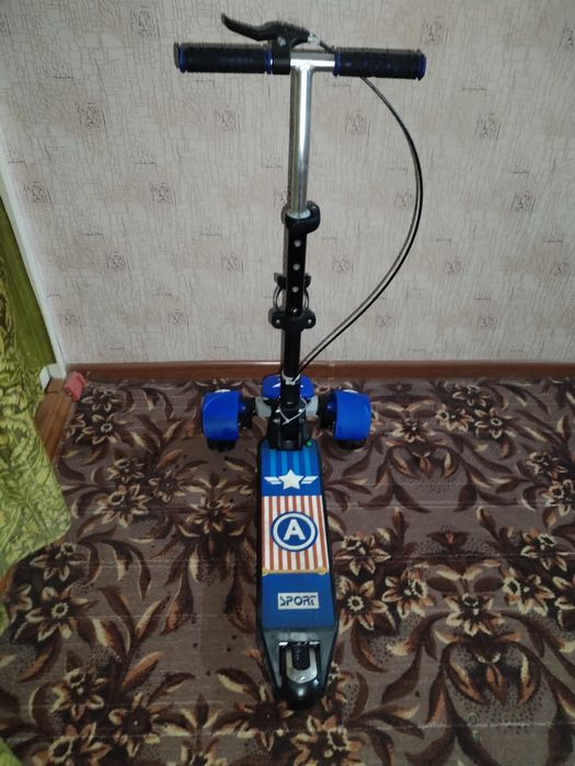 Детский самокат фирменый качественный