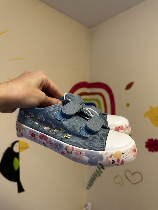 Детски обувки, нови с етикет