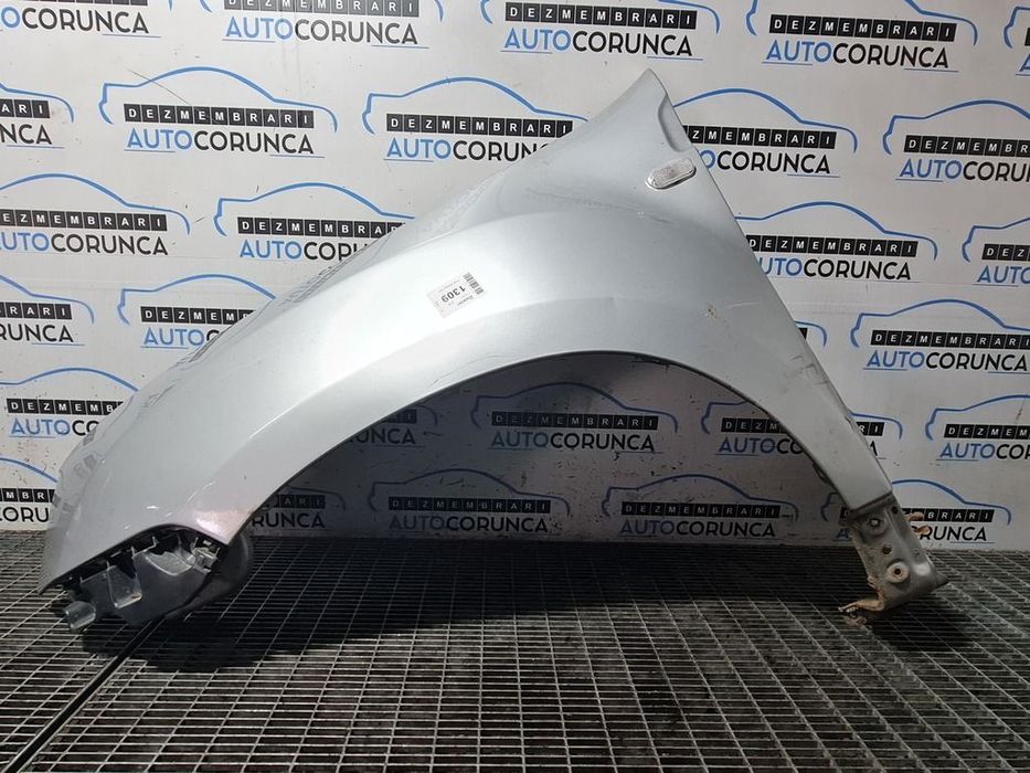 Aripa Stanga Fata Dacia Duster 2010 - 2013 4 Usi Gri (1309)