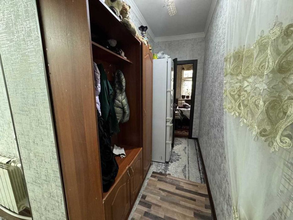 Продаётся 3х комн квартира на 1 этаже Ор-р  7 микрорайон 43 школа