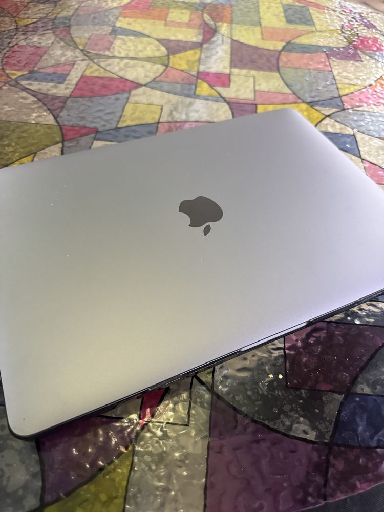 Macbook Pro 2022 M2