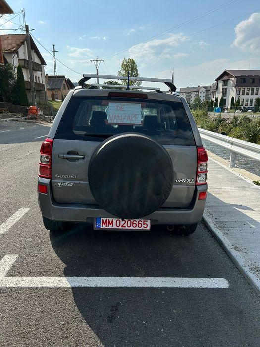 Suzuki Grand Vitara 2008 • 4x4 cu reductor • Cutie manuală