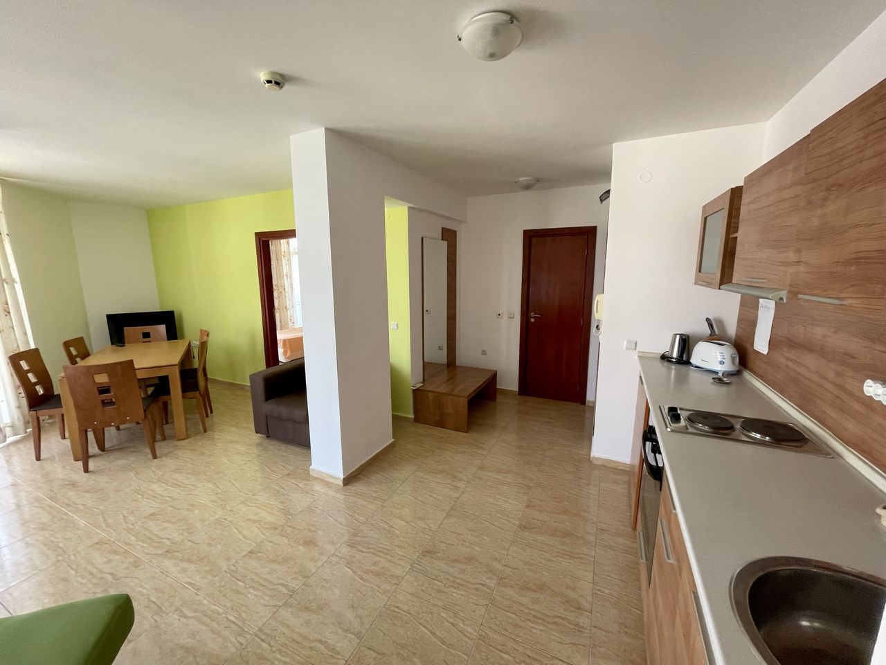 Продава се Тристаен апартамент в к.к. Слънчев бряг - 78 кв.м за 1052 €/кв.м - Снимка #1