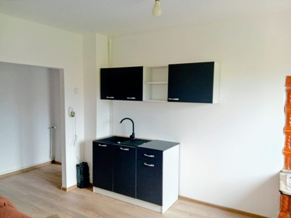 Închiriez apartament in Novaci centru