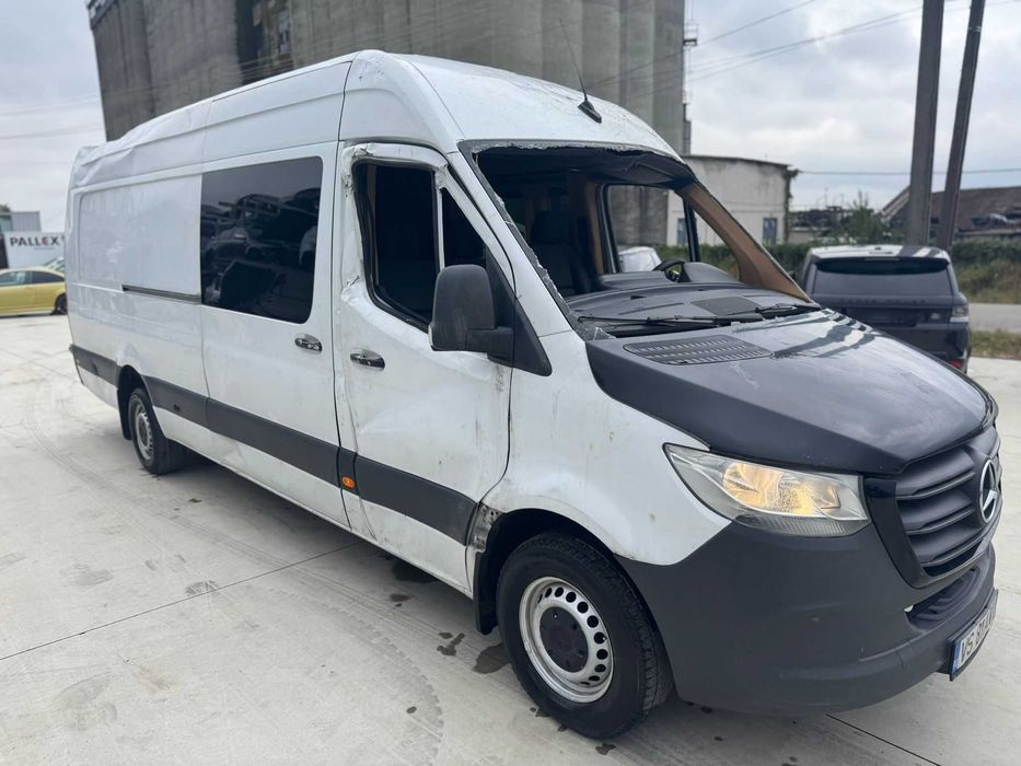 Mercedes Sprinter 2021 8+1 locuri,marfa 2,2 E6 avariat lovit avariate