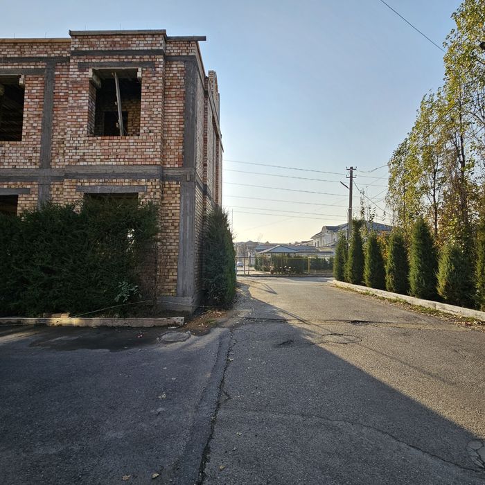 Амир Темур Уртаосиётранс!!коробка!! 3 соток 3 уровня 7ком.угловой!!!