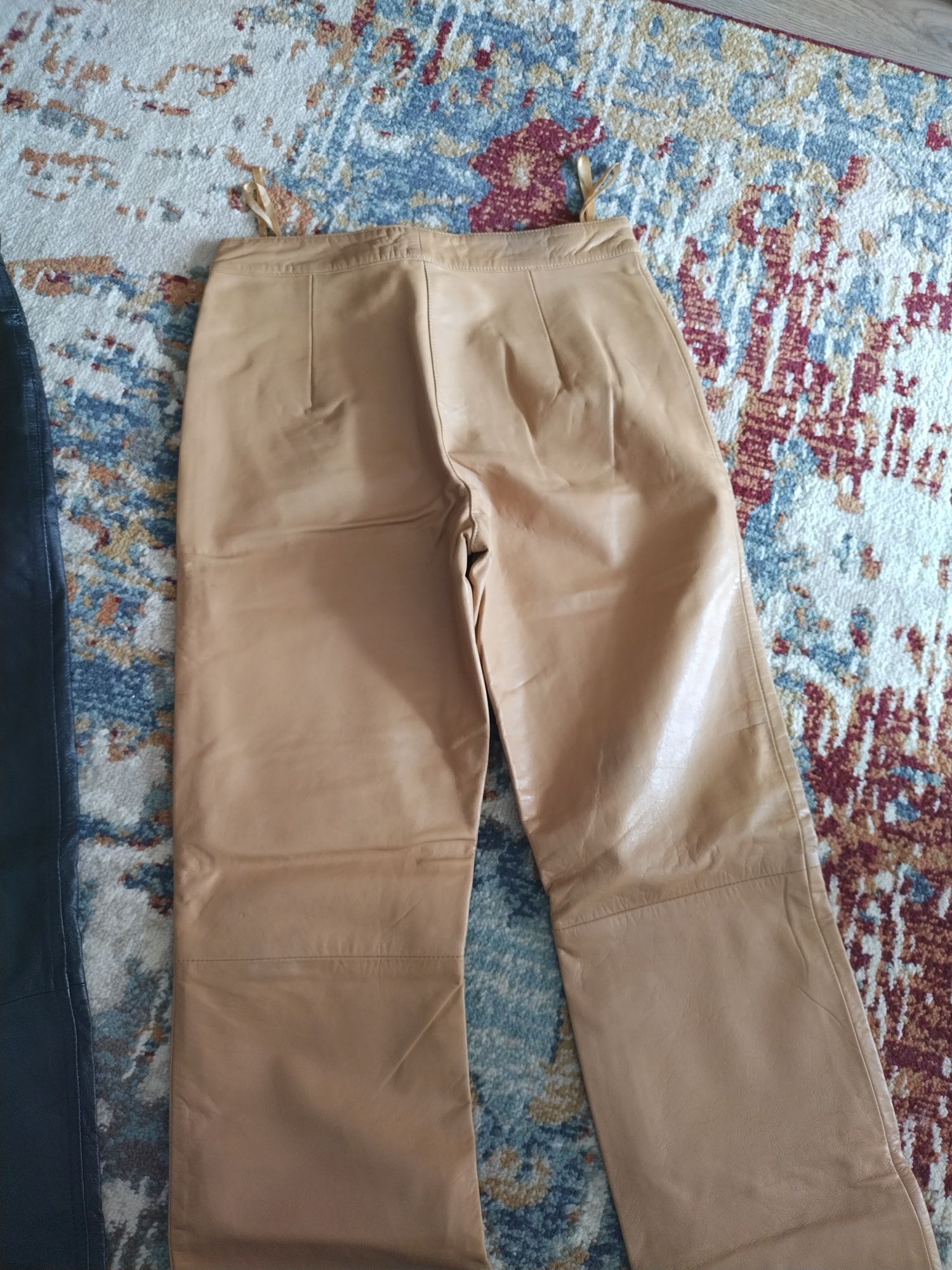 Pantaloni piele marime 36