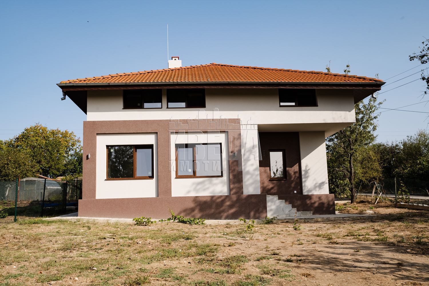 Къща в Варна, област-с.Здравец площ 190 цена 229000
