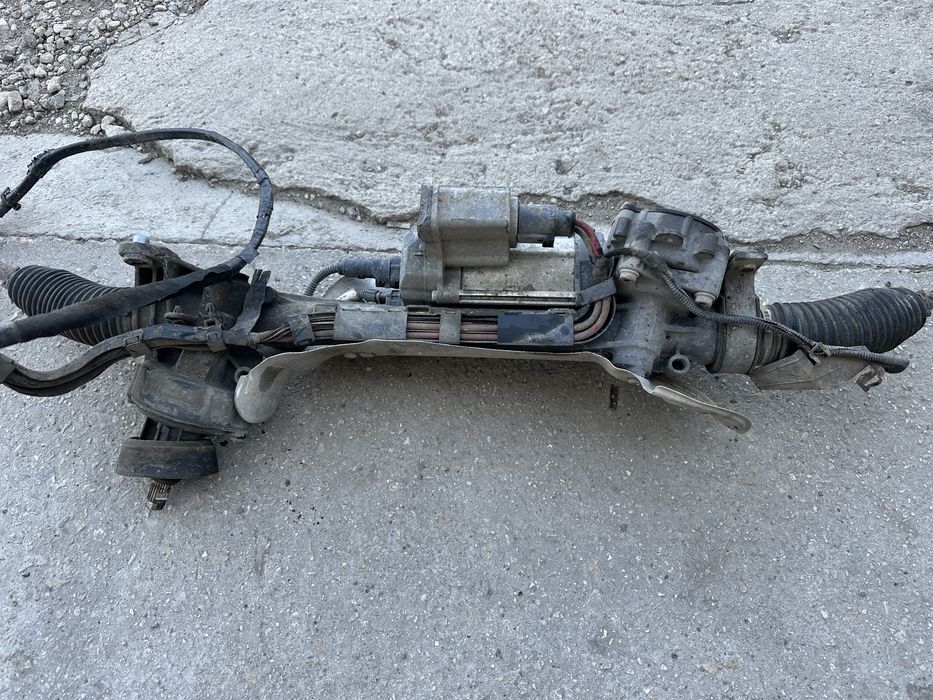 1К1 909 144K Кормилна рейка за Ауди А3 8P