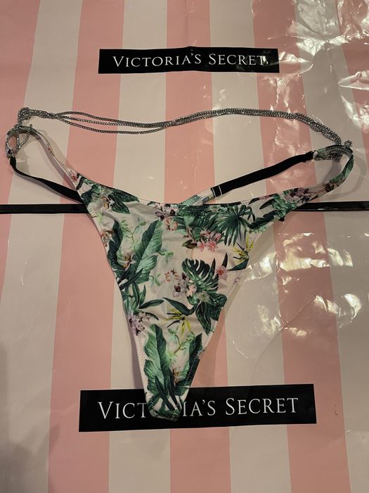 Lenjerie intima Victoria’s Secret