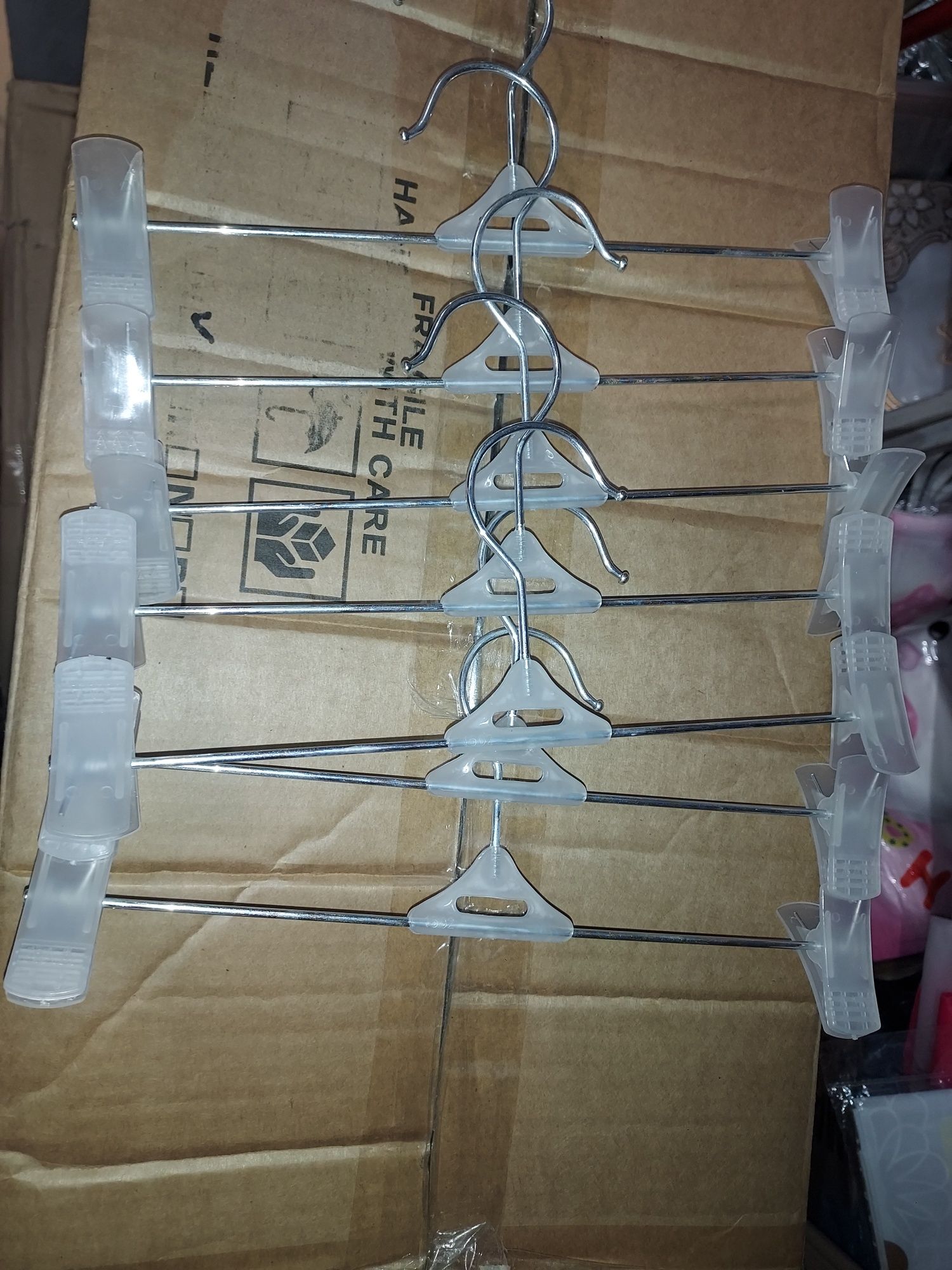 Umerase Inox cu Clipsuri Plastic 27 cm, noi 10/ set Fuste sau Pantalo