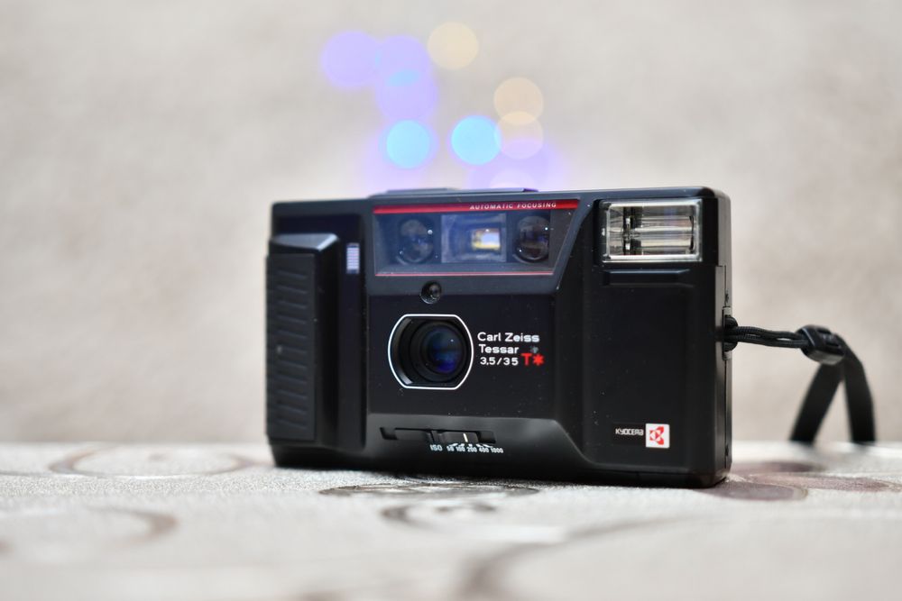Лентов фотоапарат Yashica T AF
