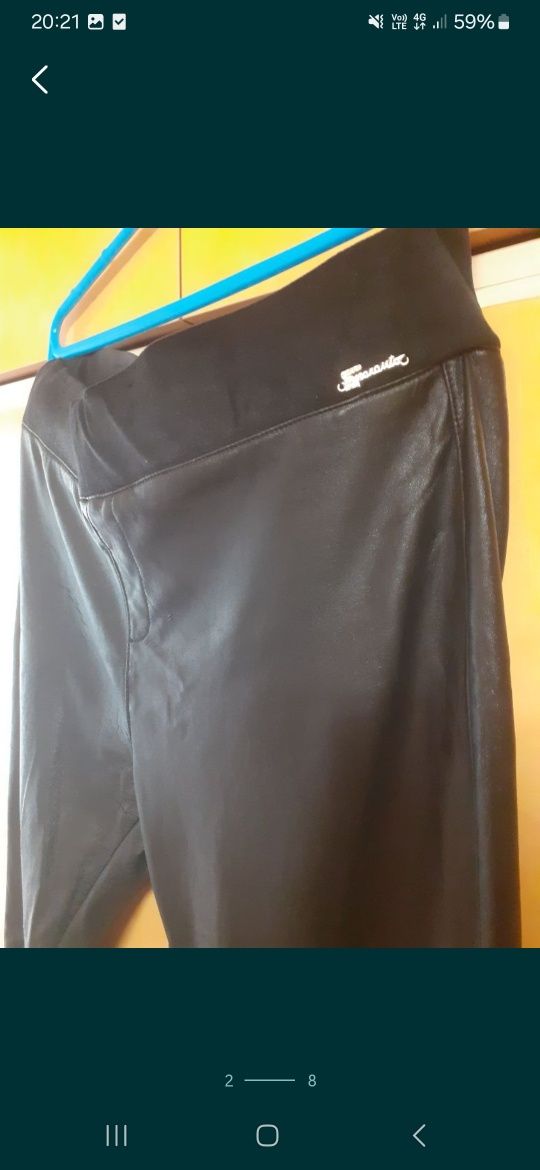 Pantaloni gravide imitație piele.