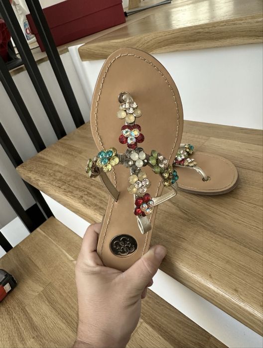 Papuci Guess nr 37 originali