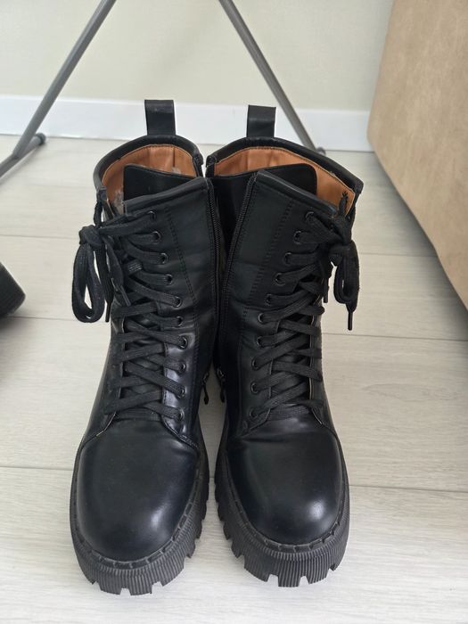 Сапог и ботинка почти новая