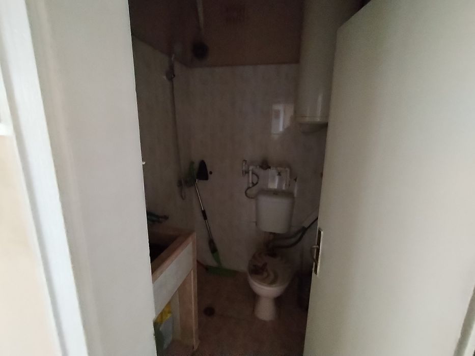 Дава се под наем Двустаен апартамент в Варна, Погреби - 45 кв.м за 250 € - Снимка #3