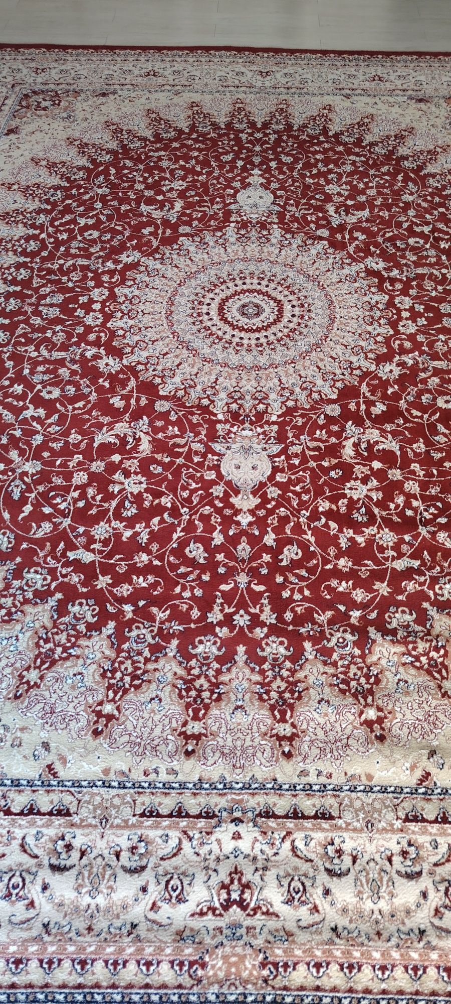 Gilam sotiladi 5x4