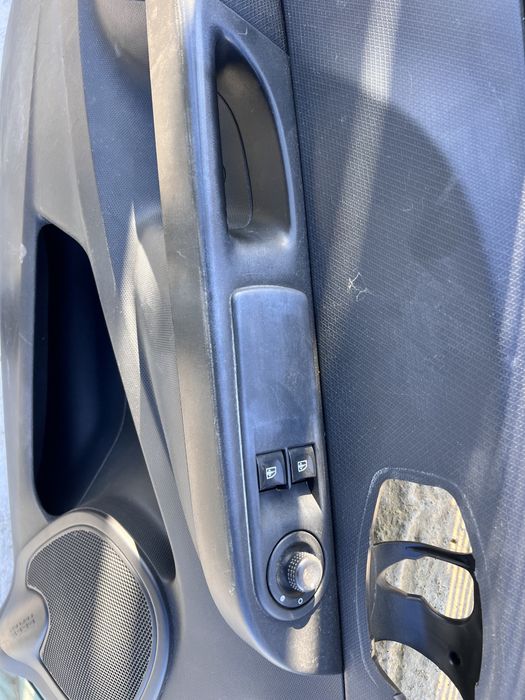 Кора и стъкло за renault clio iv / рено клио 4