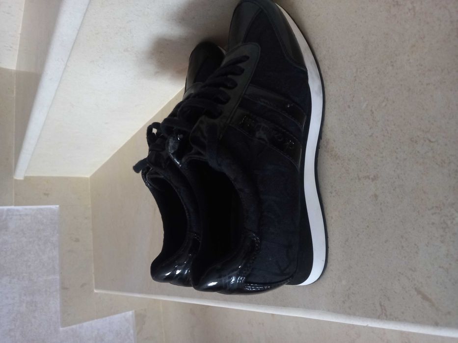 Addasi dama Calvin Klein, originali