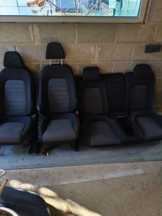 Dezmembrez pasat cc 2010