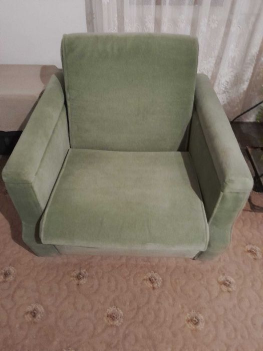 Canapele, dulapuri, mese, scaune, dulapuri, cuiere, etzc,italia ieftin