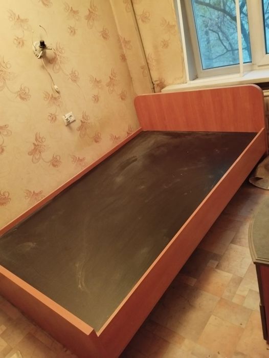 Кровать с мотрасом