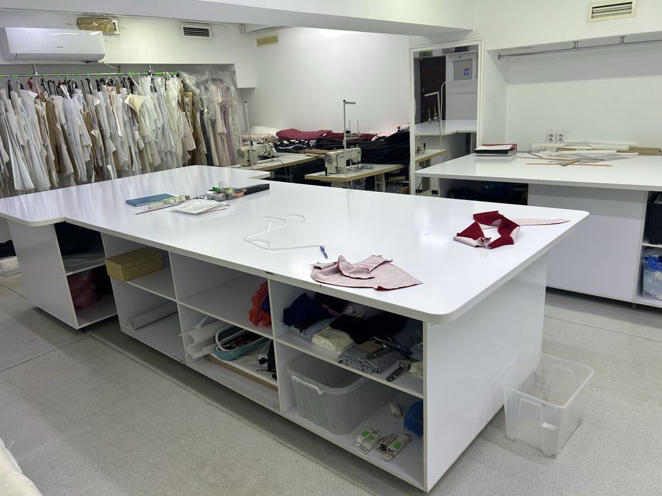 Продаю профессиональные раскройные столы для ателье / швейного цеха