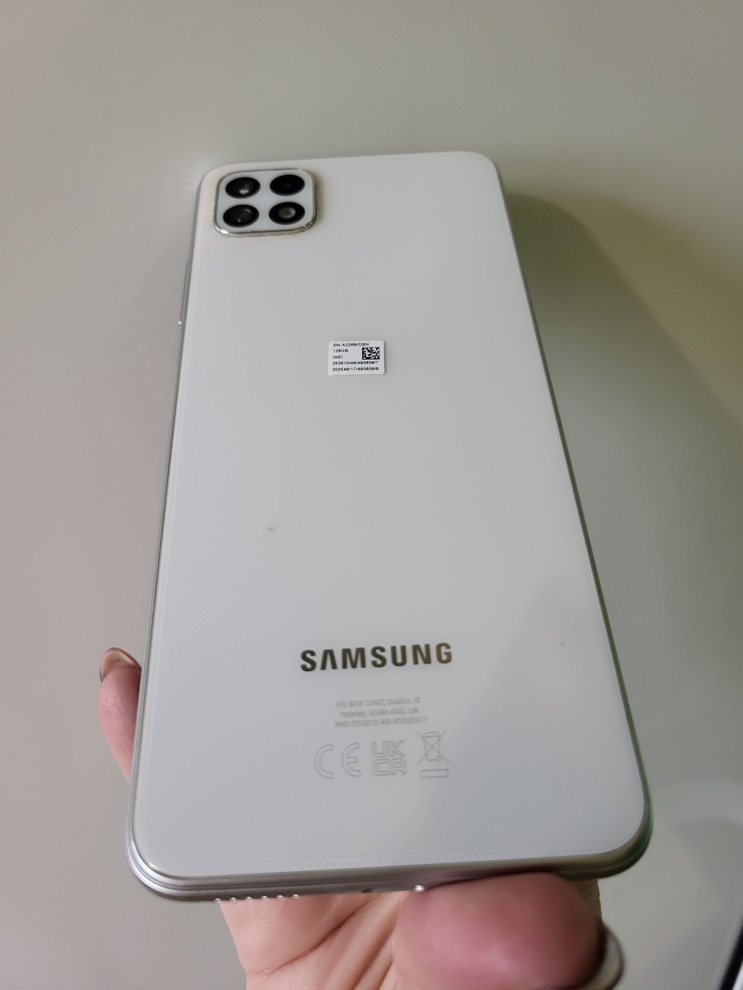 Продавам два телефона(Samsung Galaxy S21 FE/A22)