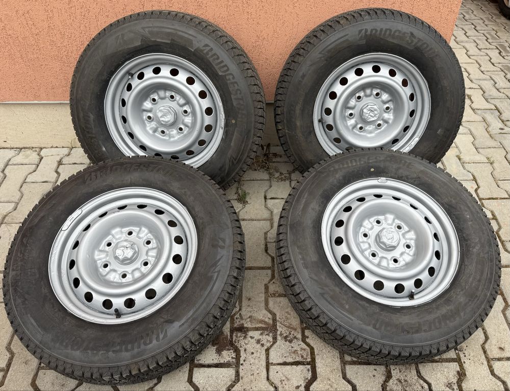 Комплект 4 броя гуми с джанти 16 цола за Mitsubishi L200