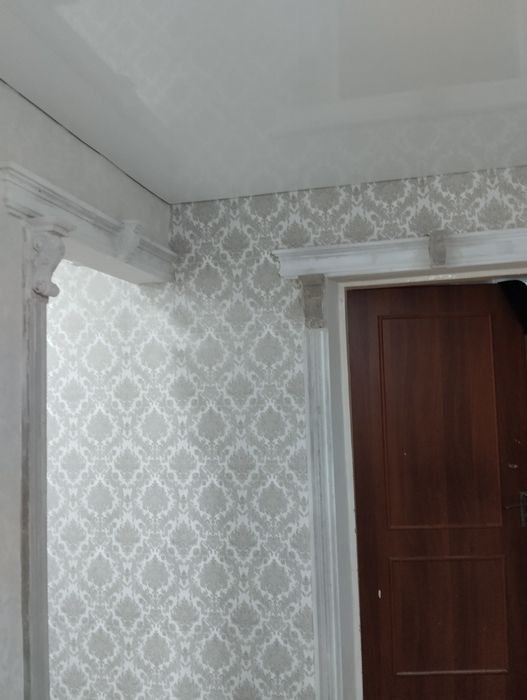 Побелка эмульсией и поклейка обоев,быстро,качественно.