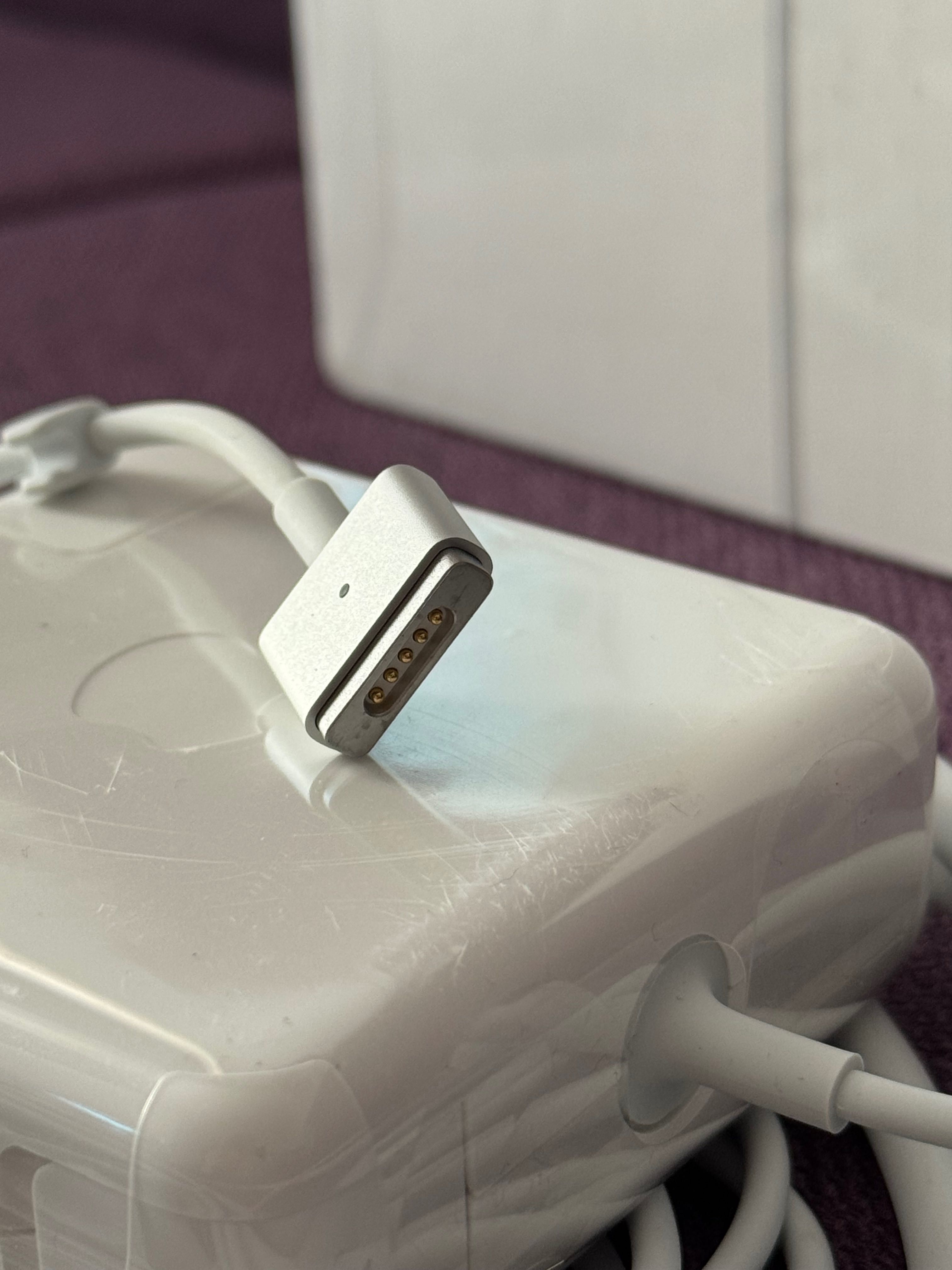 Încărcător MacBook ( power adapter 85w MagSafe 2)