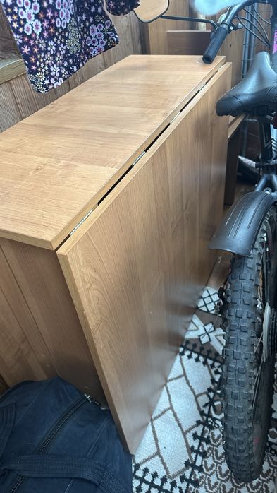 Продаю стол хороший состояния