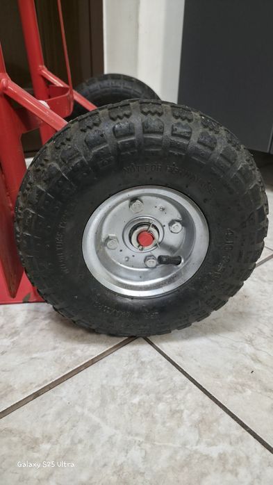 Liza cărucior marfa aproape noua butoaie baxuri 2 roti