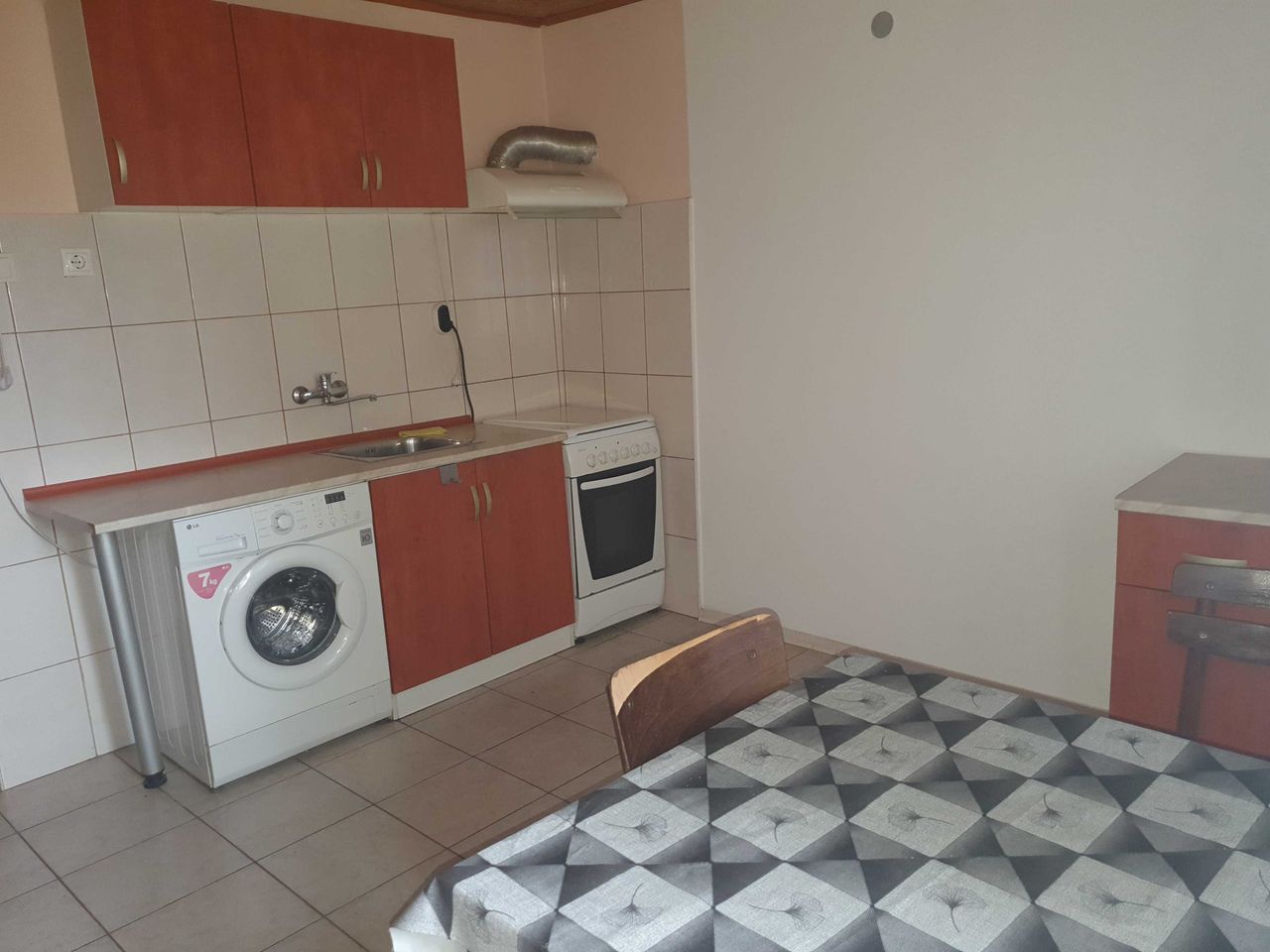 Дава се под наем Къща в с. Труд, Област Пловдив - 90 кв.м за 255 € - Снимка #4