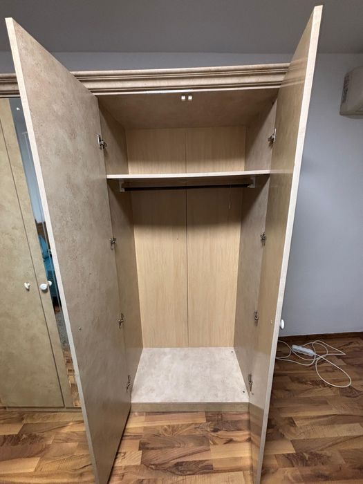 Vand urgent dulap cu oglinzi