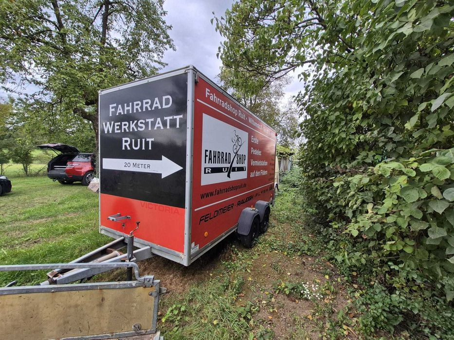 Remorcă Westfalia Box Închisă