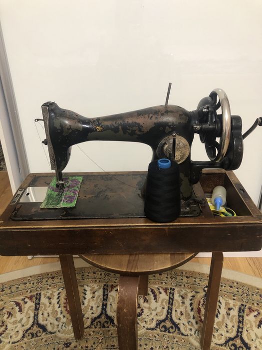 Продам швейная машинка