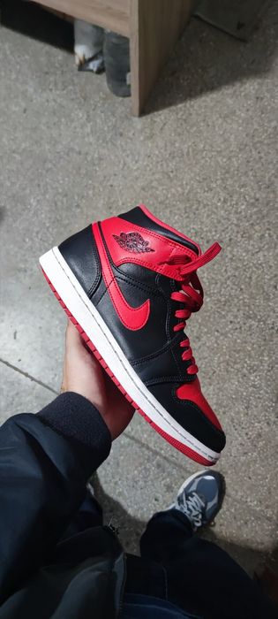 Nike Air Jordan 1 Mid Red Black