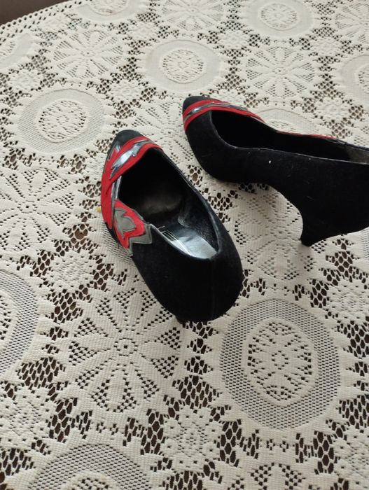 Чисто нови официални обувки