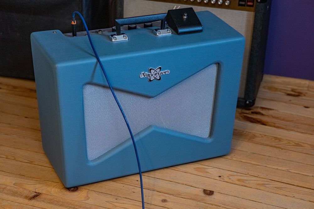 Fender Vaporizer 2x10 лампово китарно комбо