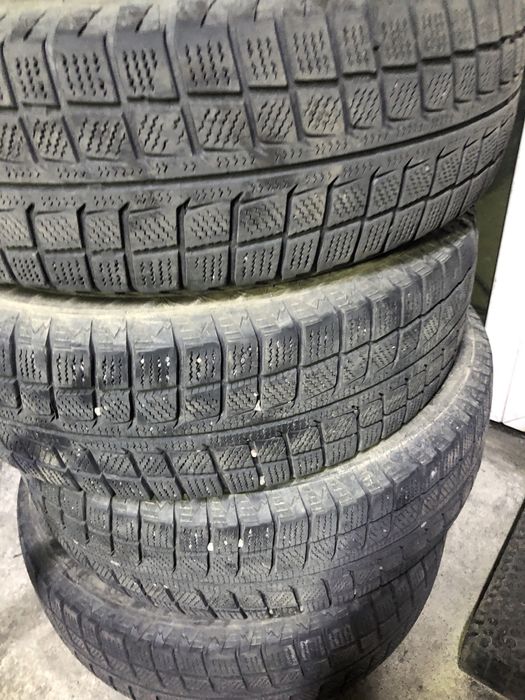 Продам комплект зимней резины Р 15