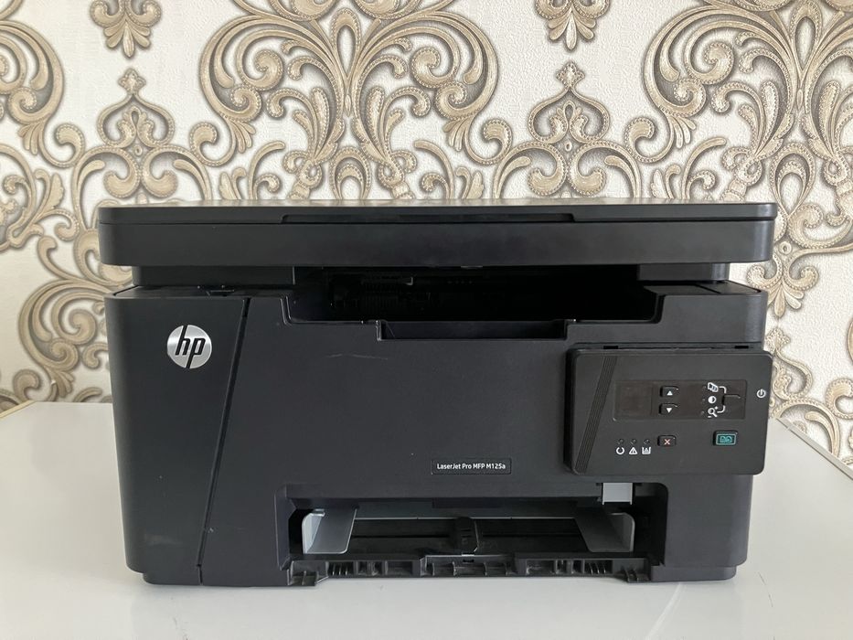 Принтер HP лазерный