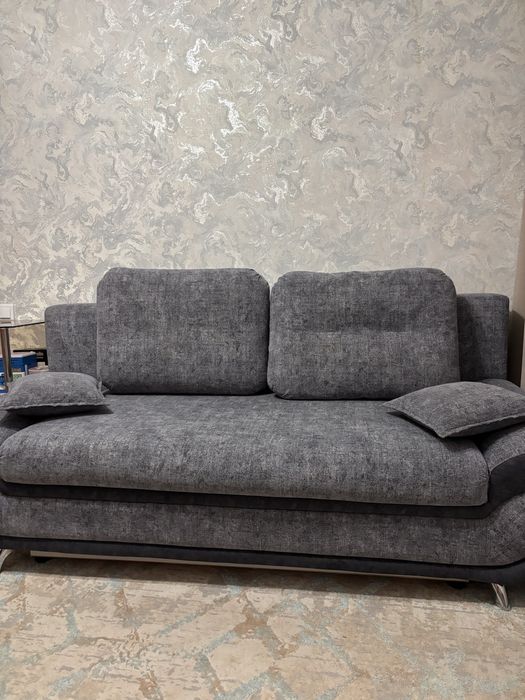 Срочно продам диван