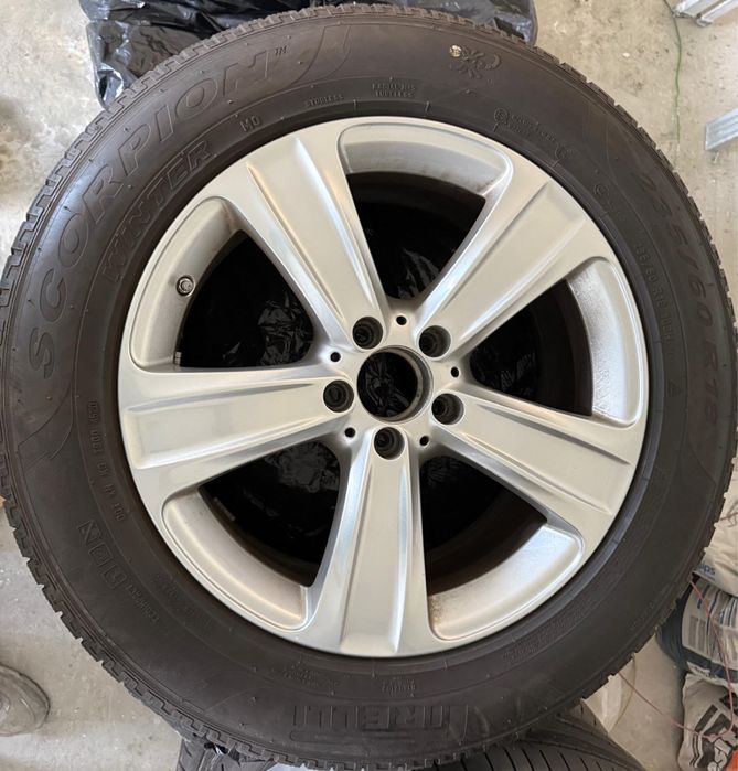 Vand set 4 roti complete anvelope iarna 235.60.R18 in stare foarte bun