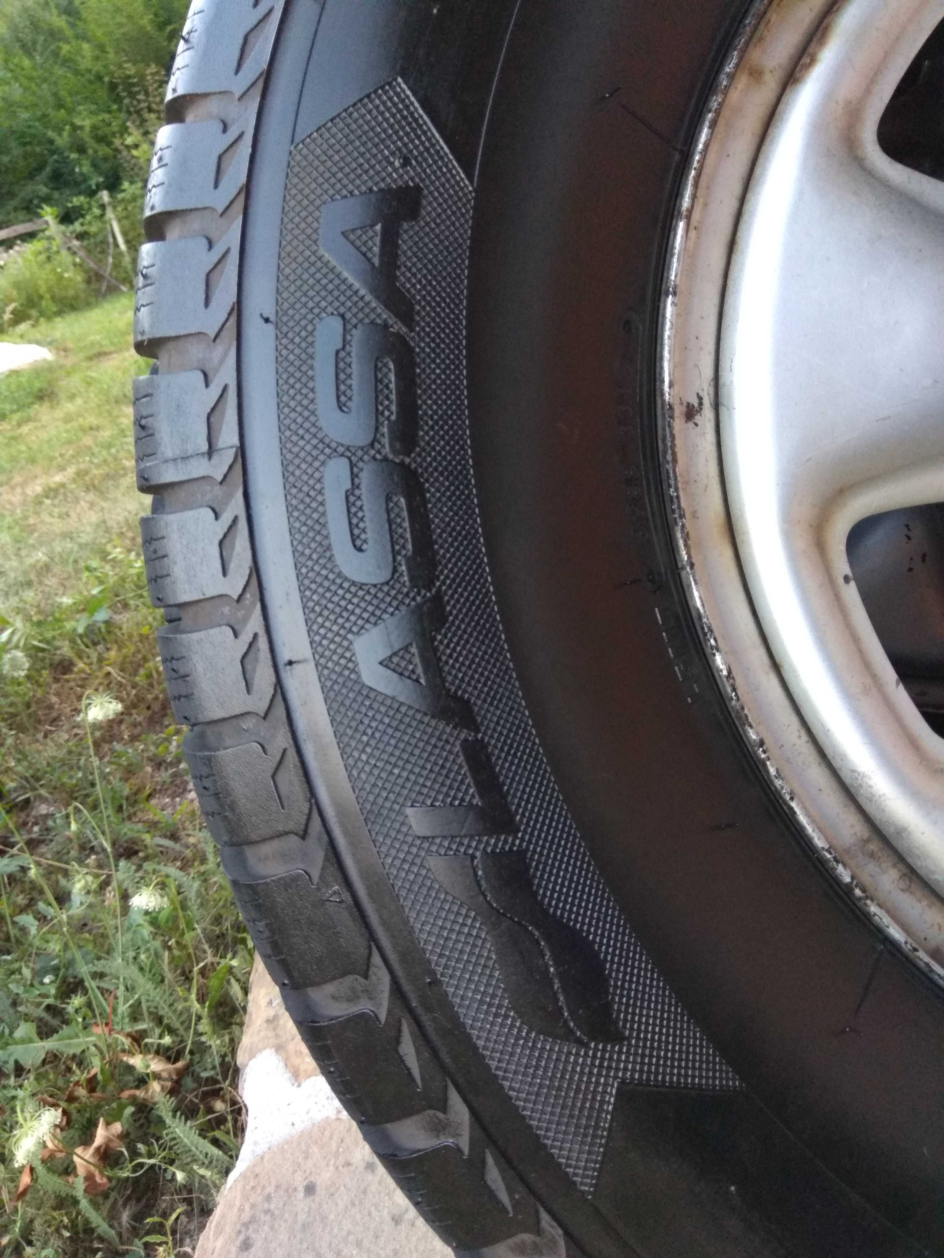 Зимни гуми Lassa, 245/70R16, с джантите, 6 х 139.7 mm.