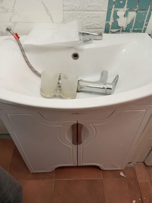 Тумба с раковиной+зеркало