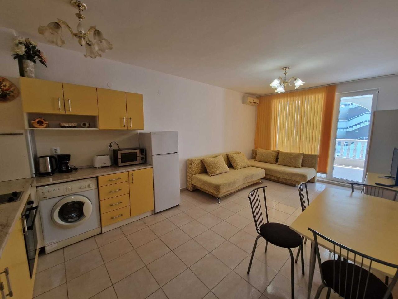 Продава се Двустаен апартамент в Свети Влас - 70 кв.м за 1229 €/кв.м - Снимка #1