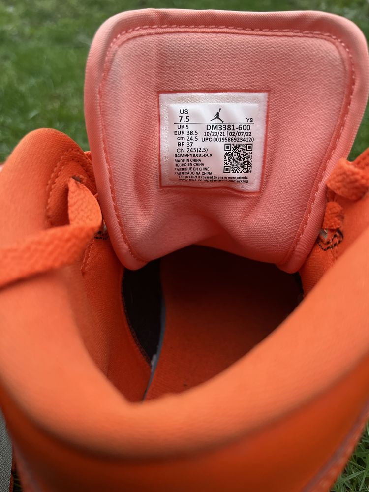 Nike Air Jordan 1 Mid Orange Black